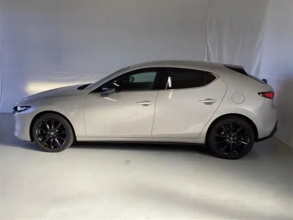 2023 Mazda 3 Fastback — photo 3