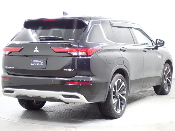 2022 Mitsubishi Outlander — photo 3