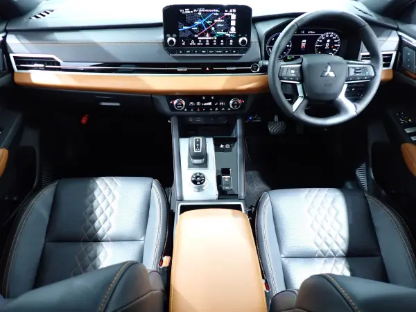 Mitsubishi Outlander PHEV 2.4 P 4WD — photo 9