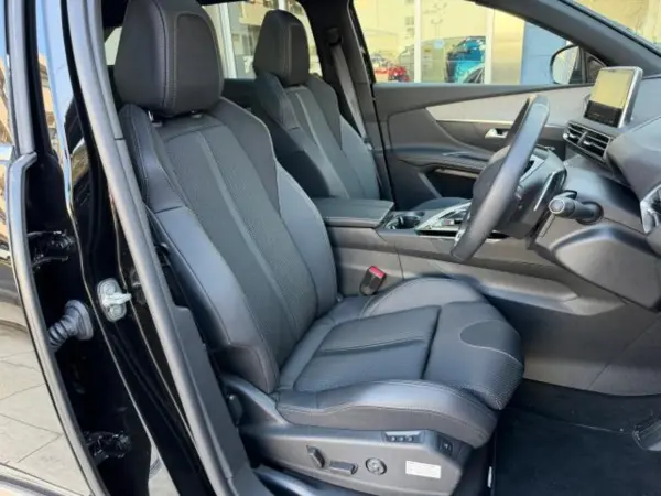 2025 Peugeot 3008 — photo 8 | Tuminion Kenya