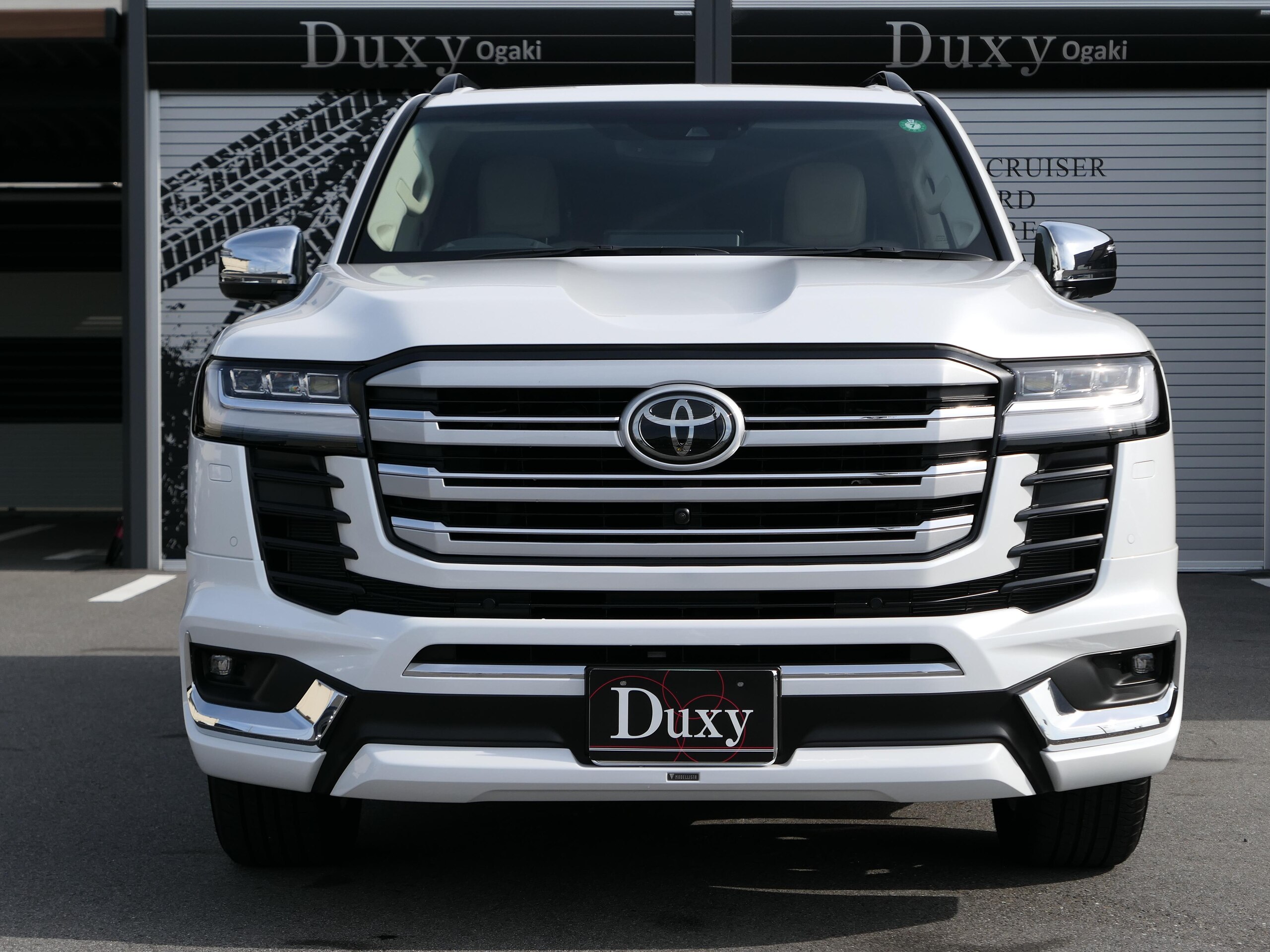 2024 Toyota Landrcuiser 300 — photo 2