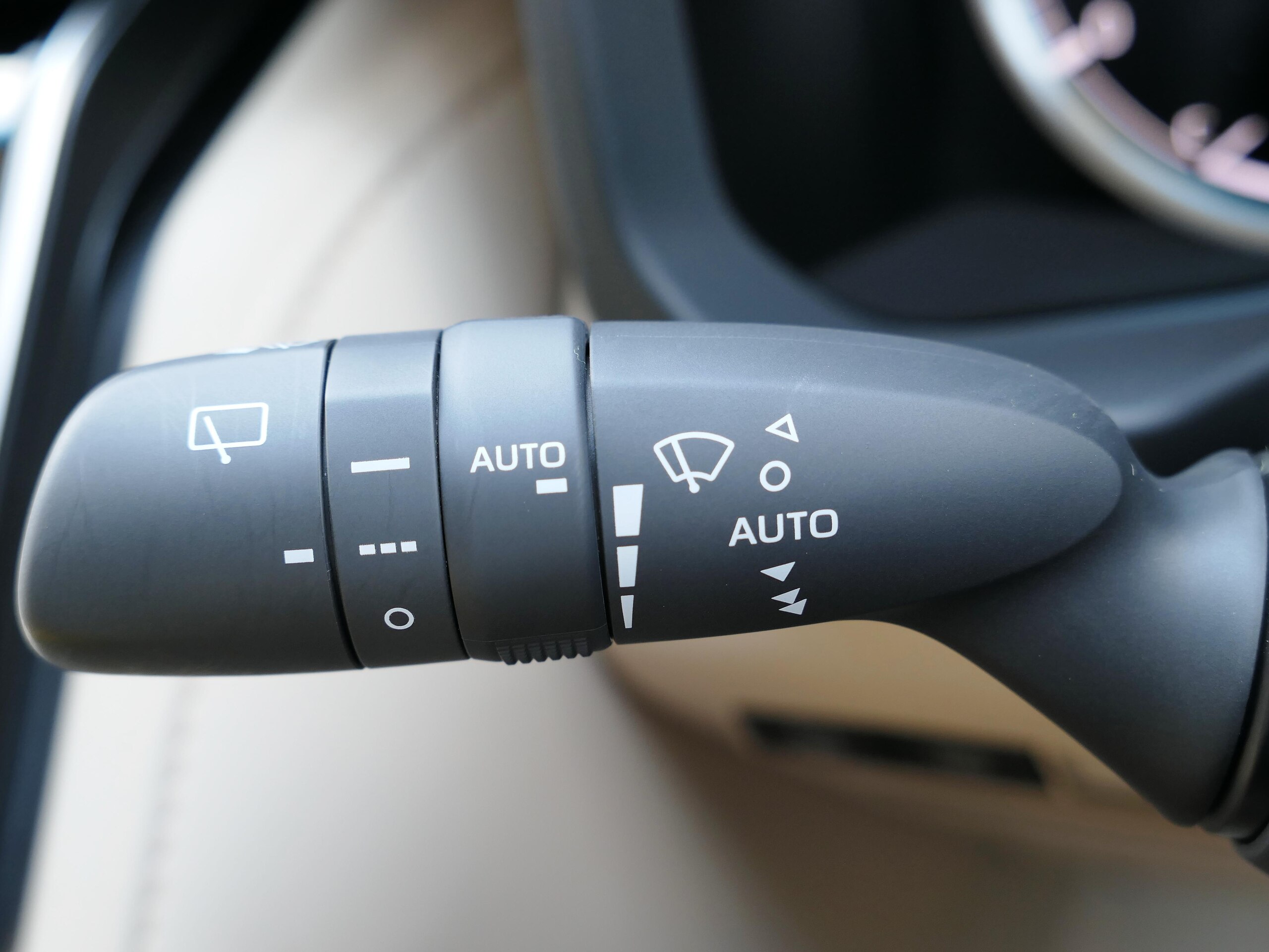 Toyota Land Cruiser 300 3.5 ZX 4WD — photo 9