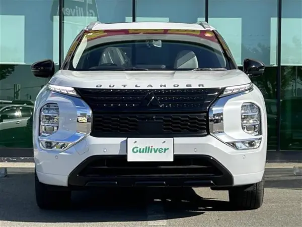 Mitsubishi Outlander PHEV 2.4 P 4WD with Genuine 12.3-inch Connect Navigation, 360-Degree Camera, Full-Seg TV, Forward Collision Mitigation, Rear Cross Traffic Alert, Pedal Misapplication Mitigation, Radar Cruise Control, Position Memory, Seat Heater, HUD (White) — photo 8