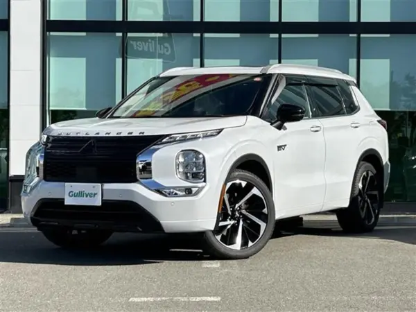 Mitsubishi Outlander PHEV 2.4 P 4WD with Genuine 12.3-inch Connect Navigation, 360-Degree Camera, Full-Seg TV, Forward Collision Mitigation, Rear Cross Traffic Alert, Pedal Misapplication Mitigation, Radar Cruise Control, Position Memory, Seat Heater, HUD (White) — photo 9