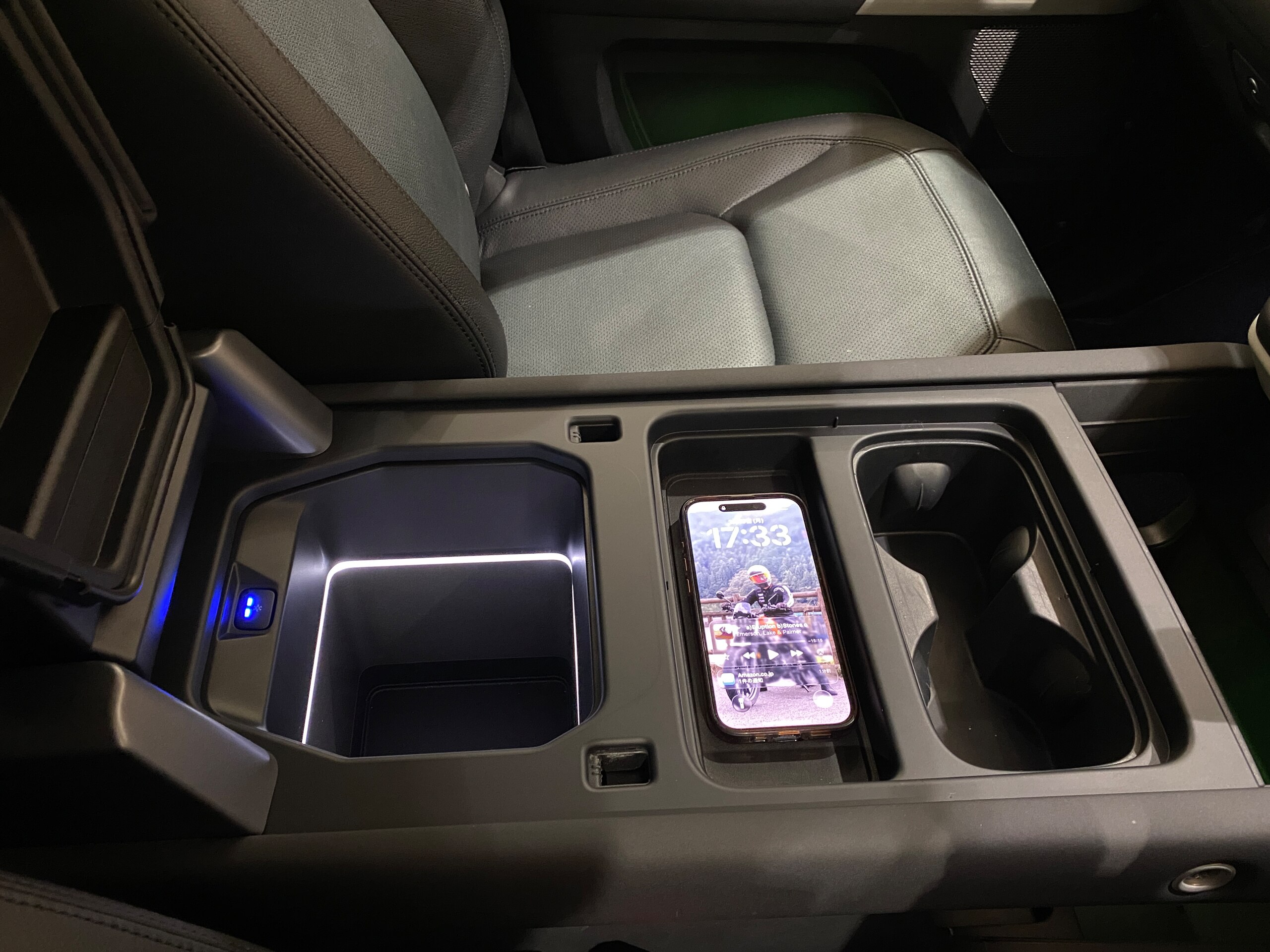 2024 Landrover Defender — photo 3