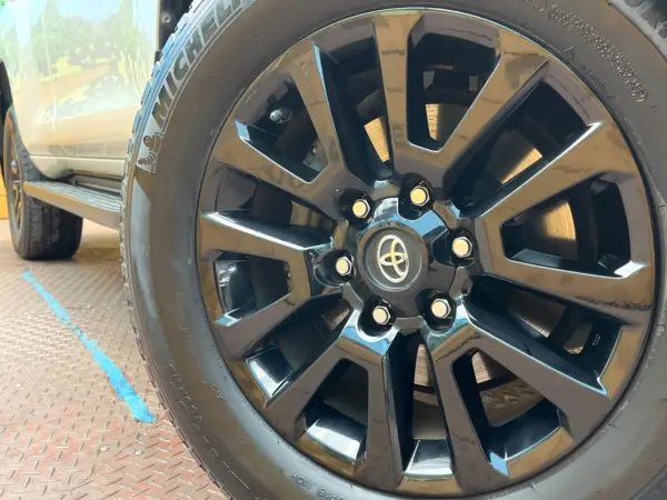 Toyota Land Cruiser Prado 2.8 TX L Package Black Edition Diesel Turbo 4WD — photo 9