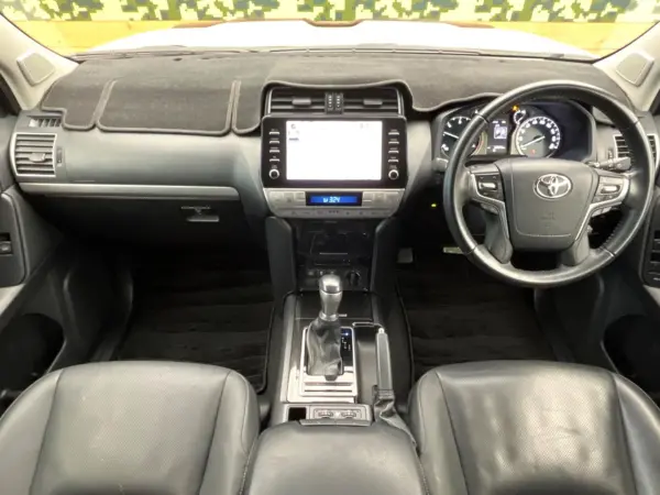 2021 Toyota Landcruiser Prado — photo 2