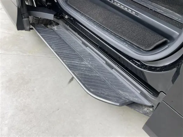 2025 Toyota Alphard — photo 2