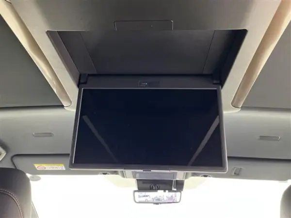 2025 Toyota Alphard — photo 3