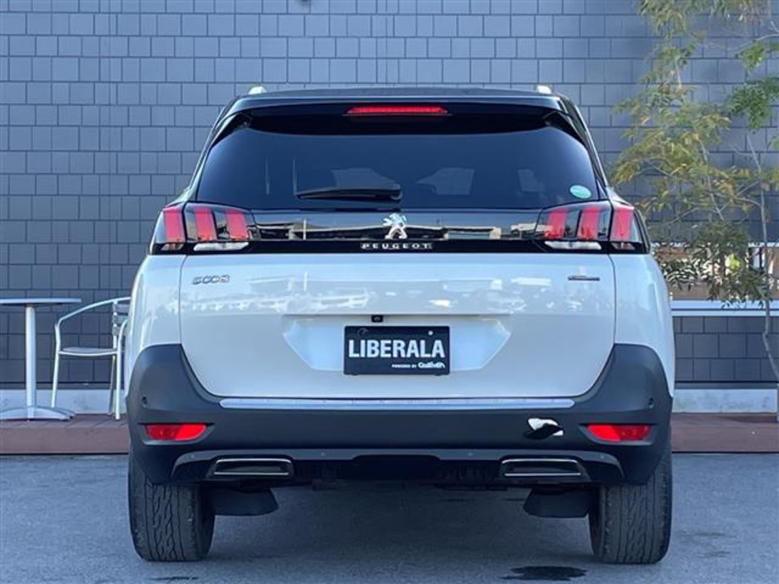 Peugeot 5008 GT BlueHDi Diesel Turbo Sunroof No Repair History (Pearl White) — photo 9