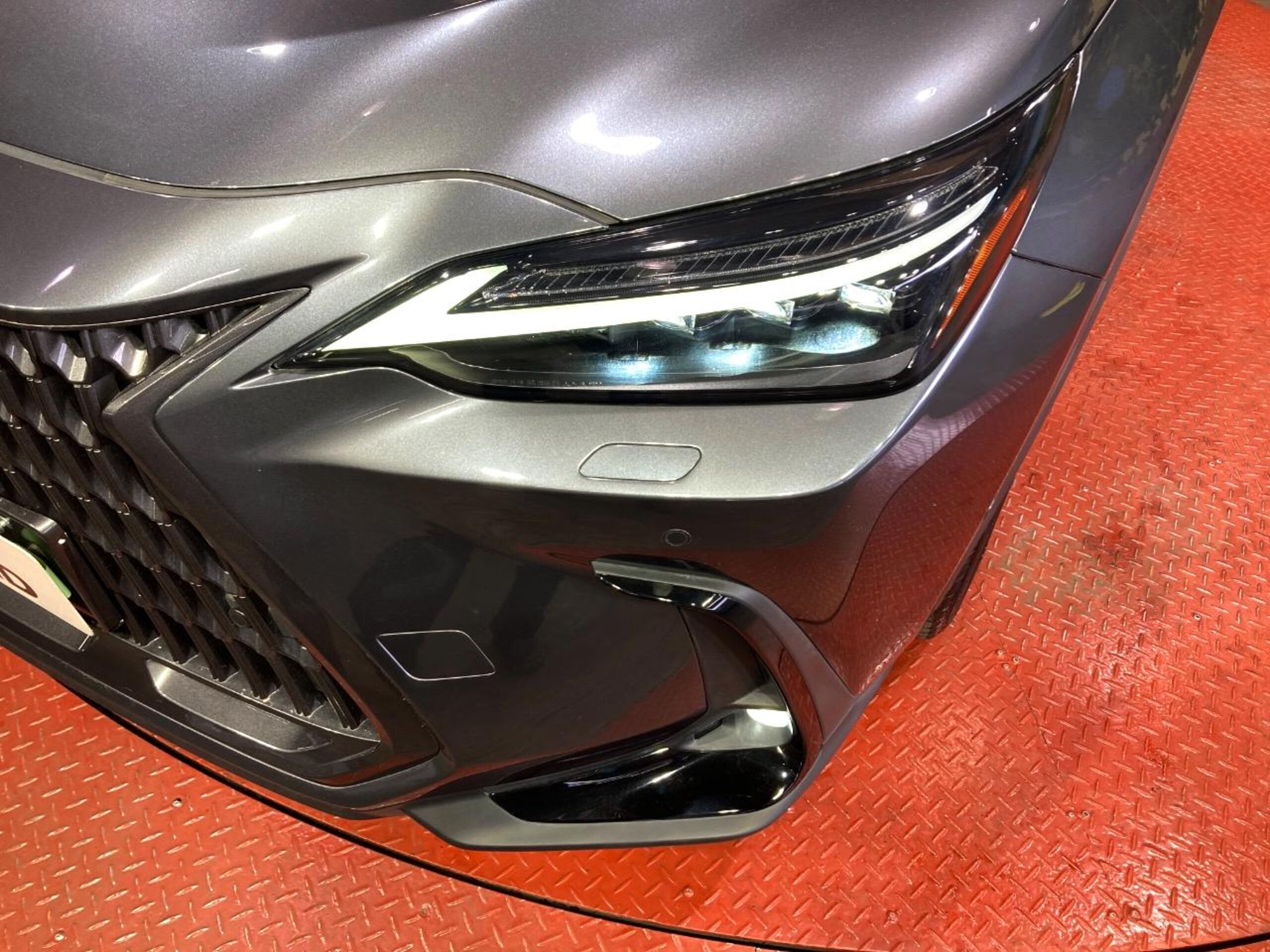 Lexus NX 450h+ Version L 4WD — photo 8