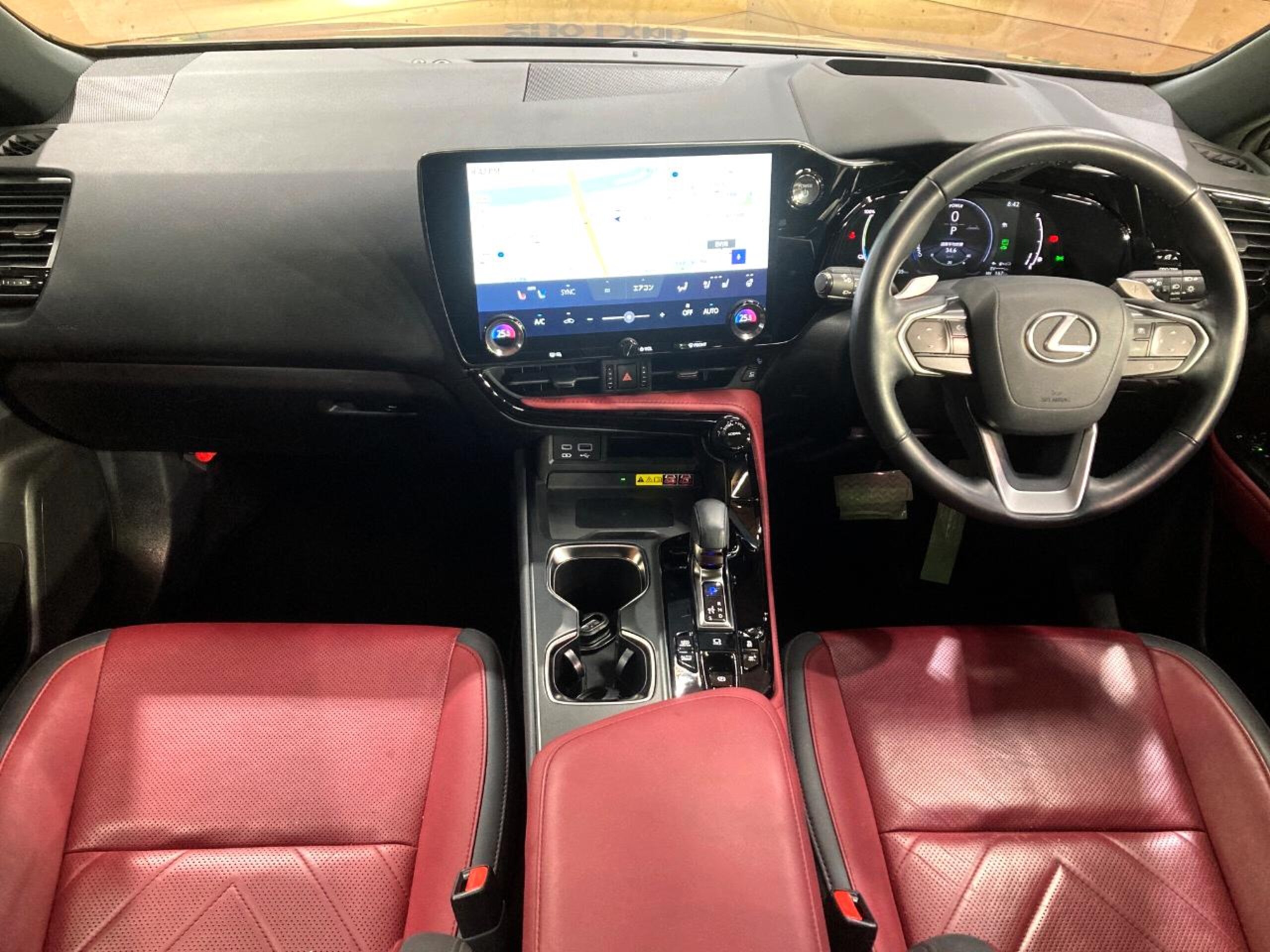 2023 Lexus Nx — photo 2