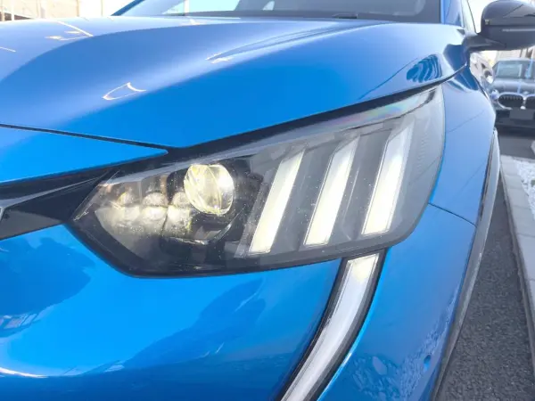 Peugeot 208 GT Line One Owner Apple CarPlay Genuine Navigation TV Backup Camera Adaptive Cruise Control Clearance Sonar Half Leather Seats LED Headlights Blind Spot Genuine 17-inch AW Non-Smoking Car (Vertigo Blue) — photo 8