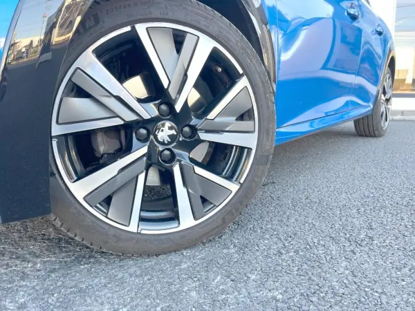 Peugeot 208 GT Line One Owner Apple CarPlay Genuine Navigation TV Backup Camera Adaptive Cruise Control Clearance Sonar Half Leather Seats LED Headlights Blind Spot Genuine 17-inch AW Non-Smoking Car (Vertigo Blue) — photo 9