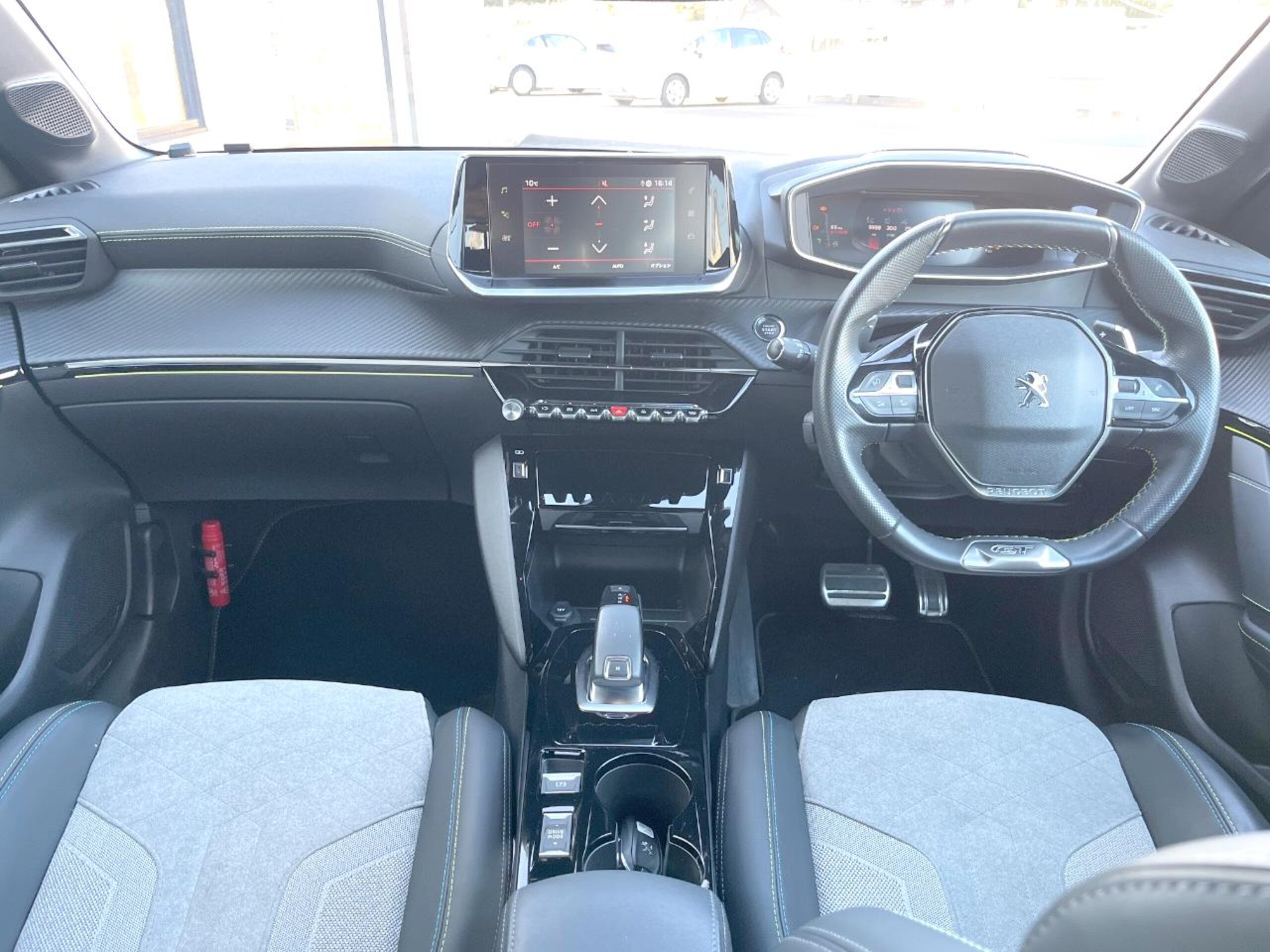 2020 Peugeot 208 — photo 2