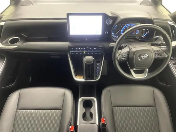 2023 Toyota Noah — photo 2