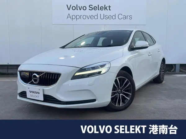 Volvo V40 T2 Kinetic IntelliSafe Collision Mitigation Braking Pilot Assist Radar Cruise Genuine 7-inch Navigation Non-smoking Car Backup Camera Bluetooth Thor's Hammer LED Headlights Lane Departure Warning (Ice White)