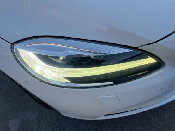 Volvo V40 T2 Kinetic IntelliSafe Collision Mitigation Braking Pilot Assist Radar Cruise Genuine 7-inch Navigation Non-smoking Car Backup Camera Bluetooth Thor's Hammer LED Headlights Lane Departure Warning (Ice White) — photo 9