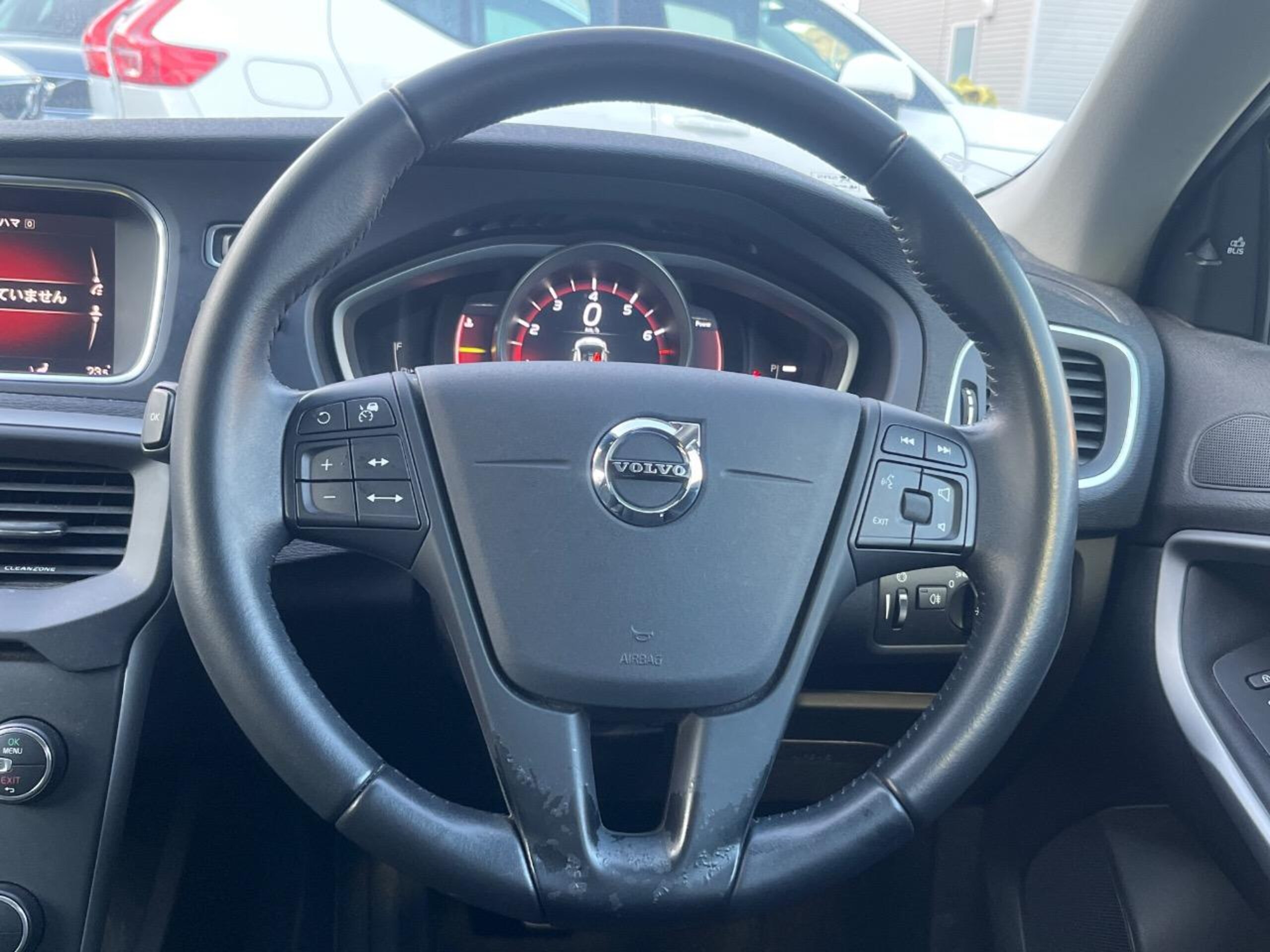 Volvo V40 T2 Kinetic IntelliSafe Collision Mitigation Braking Pilot Assist Radar Cruise Genuine 7-inch Navi Non-smoking Car Backup Camera Bluetooth Thor's Hammer LED Headlights Lane Departure Warning (Ice White) — photo 7