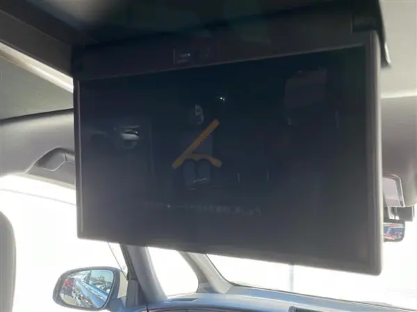 2024 Toyota Alphard — photo 2