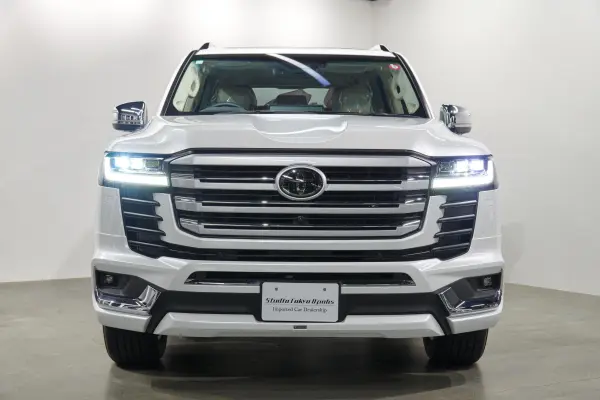 2023 Toyota Landrcuiser 300 — photo 2