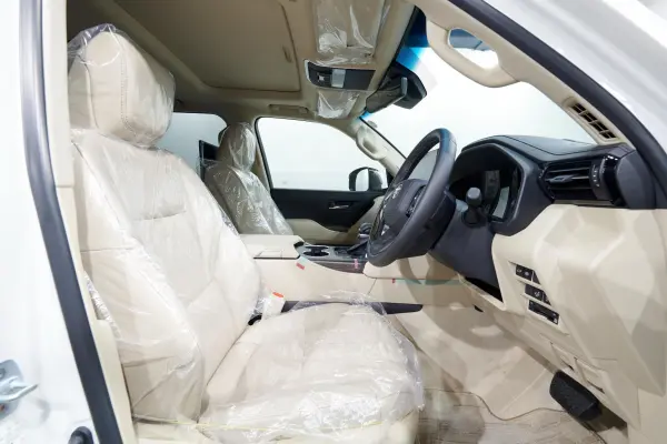 Toyota Land Cruiser 300 3.5 ZX 4WD Modellista Aero / JBL Sound / Cool Box / Rear Entertainment / Beige Leather / (Pearl) — photo 8
