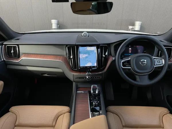 2023 Volvo Xc60 — photo 2