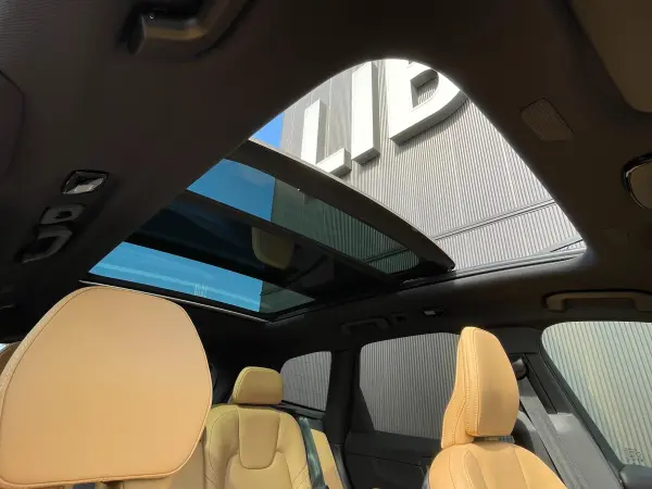 2023 Volvo Xc60 — photo 3