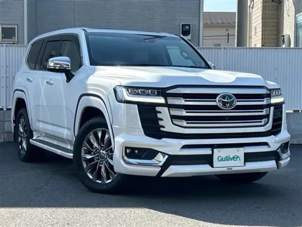 Toyota Land Cruiser 300 3.5 ZX 4WD Modellista Aero Rear Seat Entertainment System JBL Premium Sound System Cold Weather Package Electric Diff Lock Color Head-Up Display Tilt & Slide Power Moonroof (Precious White Pearl)