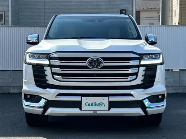 2023 Toyota Landrcuiser 300 — photo 3