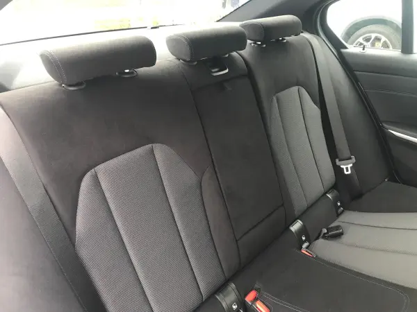 BMW 3 Series 318i M Sport Late Model 1 Owner Seat Heater & Steering Wheel Heater Parking Assist Plus Active Cruise Control Head-Up Display Power Trunk LED Headlights Ambient Lighting 18-inch AW (Alpine White) — photo 8