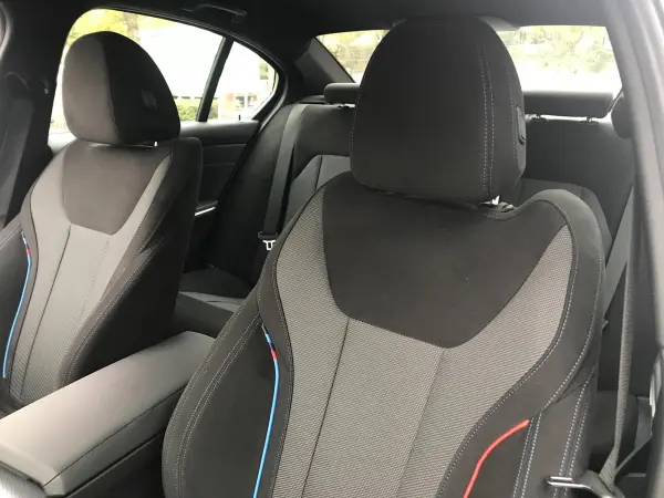 BMW 3 Series 318i M Sport Late Model 1 Owner Seat Heater & Steering Wheel Heater Parking Assist Plus Active Cruise Control Head-Up Display Power Trunk LED Headlights Ambient Lighting 18-inch AW (Alpine White) — photo 9