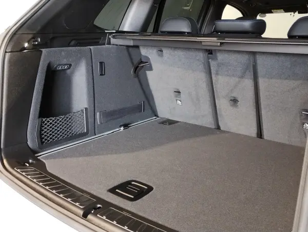 BMW X3 xDrive20d M Sport Diesel Turbo 4WD Sunroof Sound Package Harman Kardon Sound System Black Leather Front and Rear Seat Heaters Head-Up Display One Owner (Alpine White) — photo 8