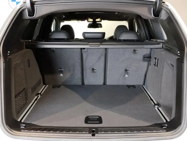 BMW X3 xDrive20d M Sport Diesel Turbo 4WD Sunroof Sound Package Harman Kardon Sound System Black Leather Front and Rear Seat Heaters Head-Up Display One Owner (Alpine White) — photo 9