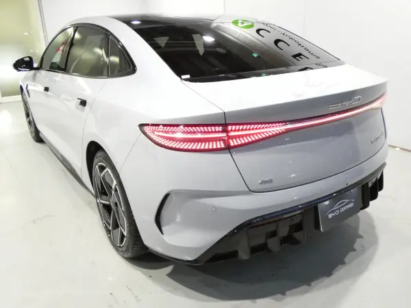 2025 Byd Seal — photo 2