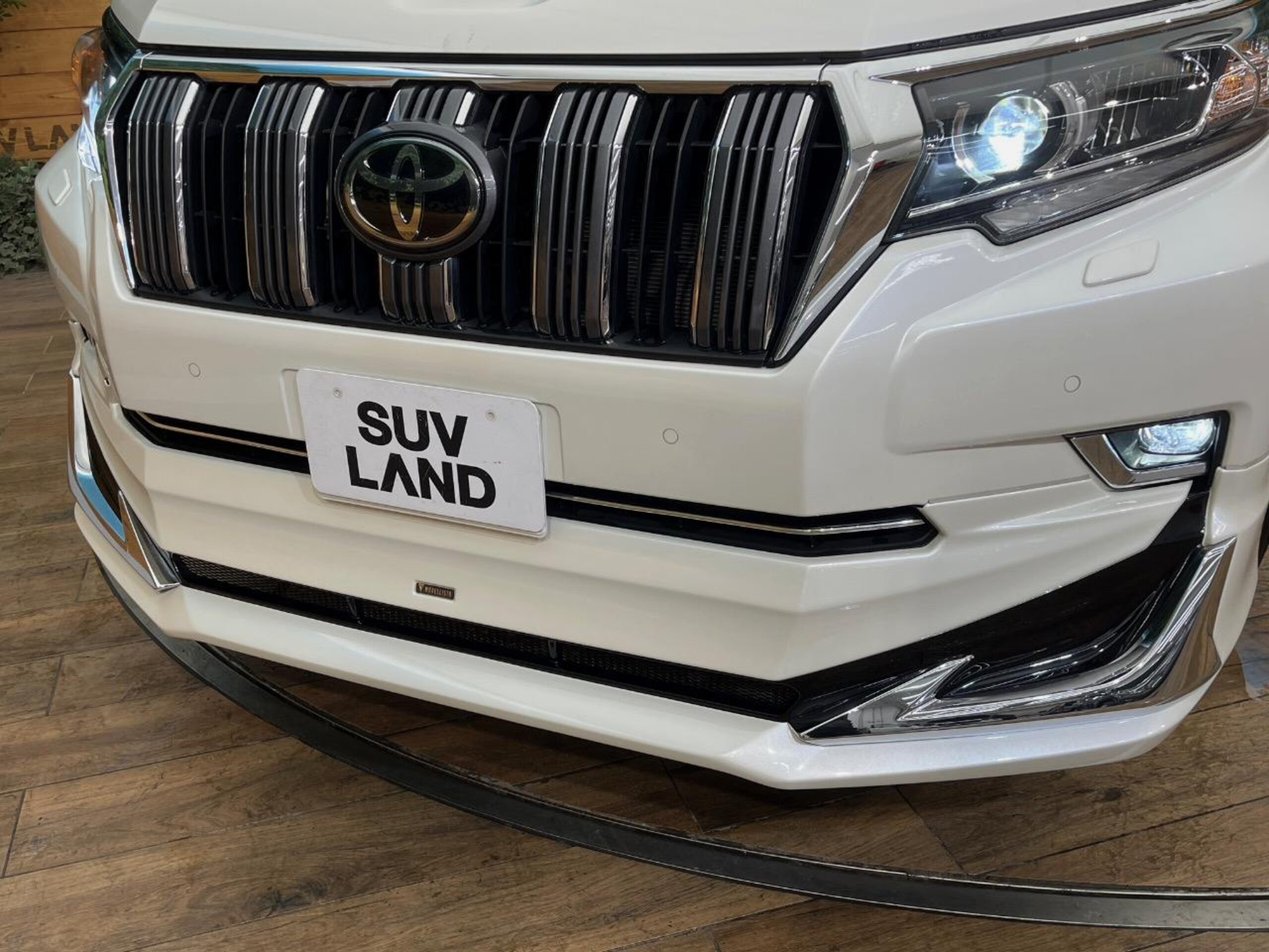 2023 Toyota Land Cruiser Prado — photo 3