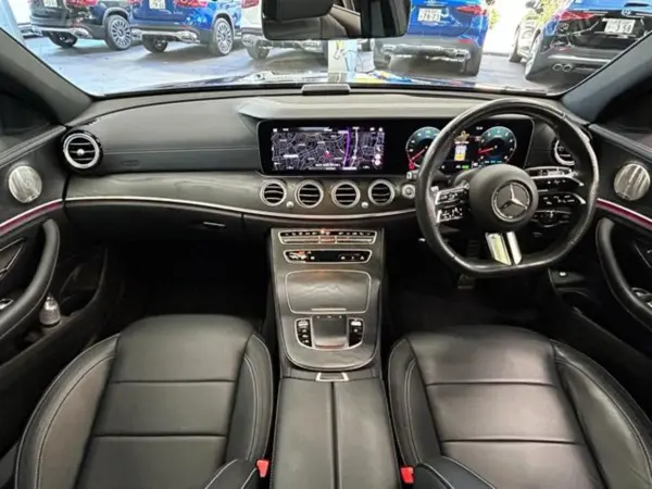 Mercedes-Benz E-Class E200 Sport (BSG Model) MP202301 Panoramic Sliding Roof / Leather Exclusive Package / Black Nappa Leather Seats / Front & Rear Seat Heaters / Head-Up Display / Air Balance Package / 360° Camera / ETC2.0 (Obsidian Black) — photo 9