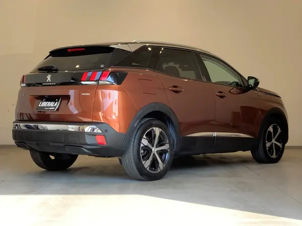 2021 Peugeot 3008 — photo 3