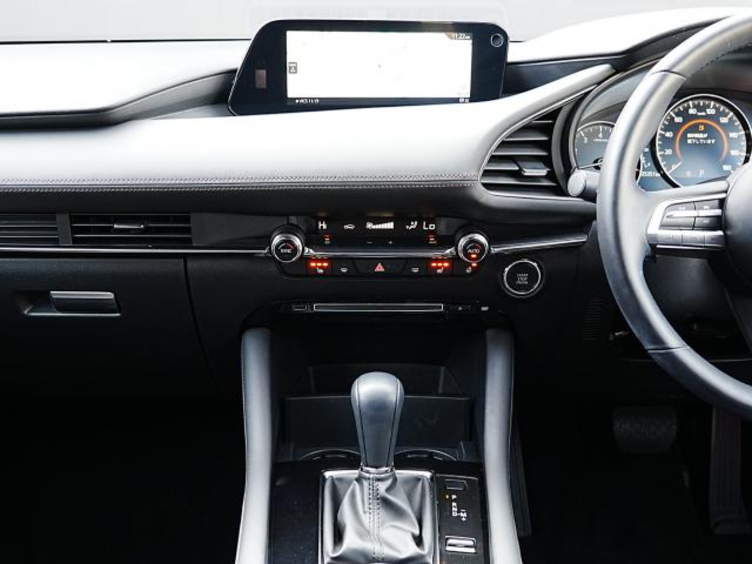 Mazda MAZDA3 Fastback 2.0 20S L Package Mazda Certified Used Car — photo 9