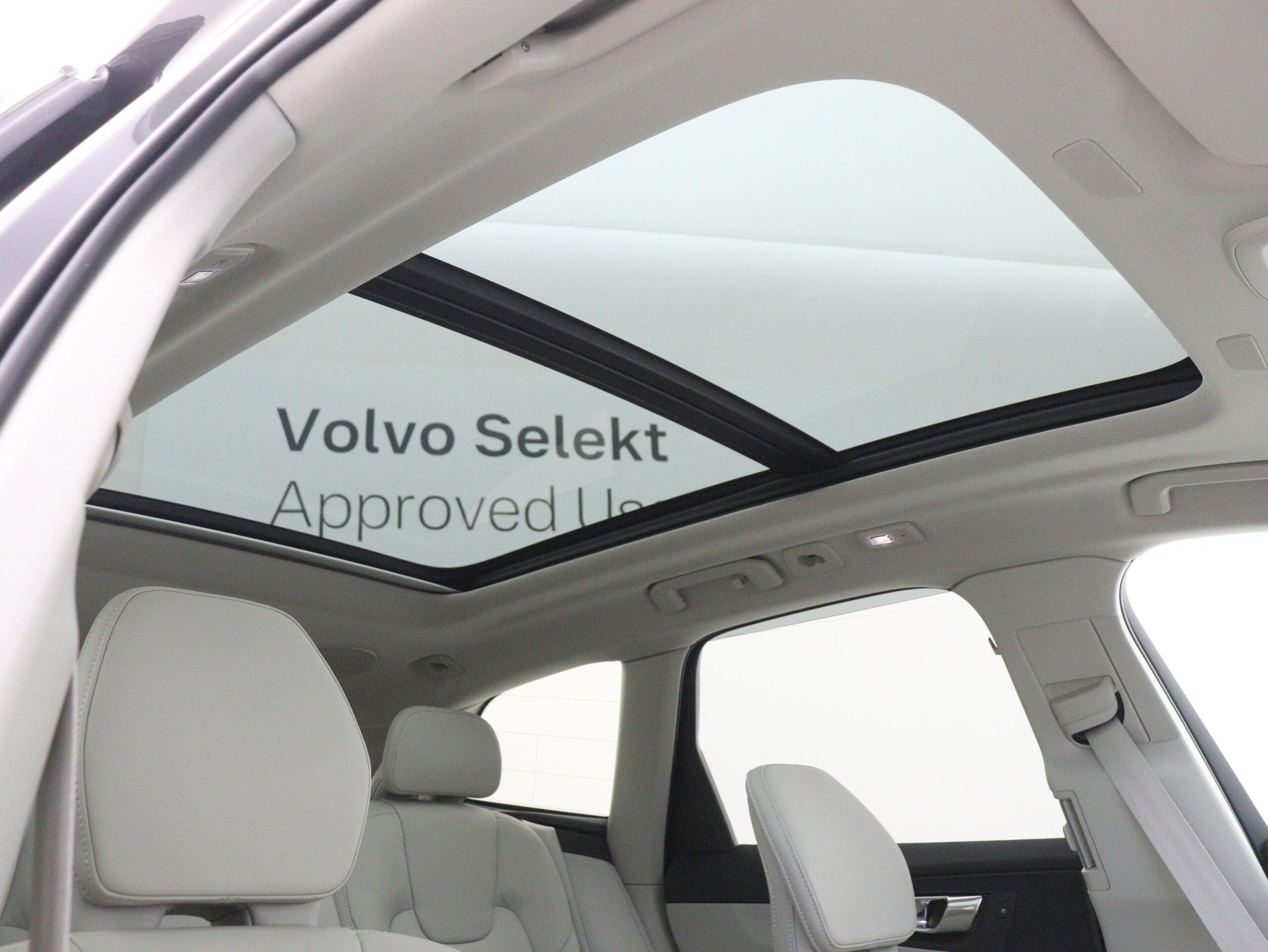 2023 Volvo Xc60 — photo 3