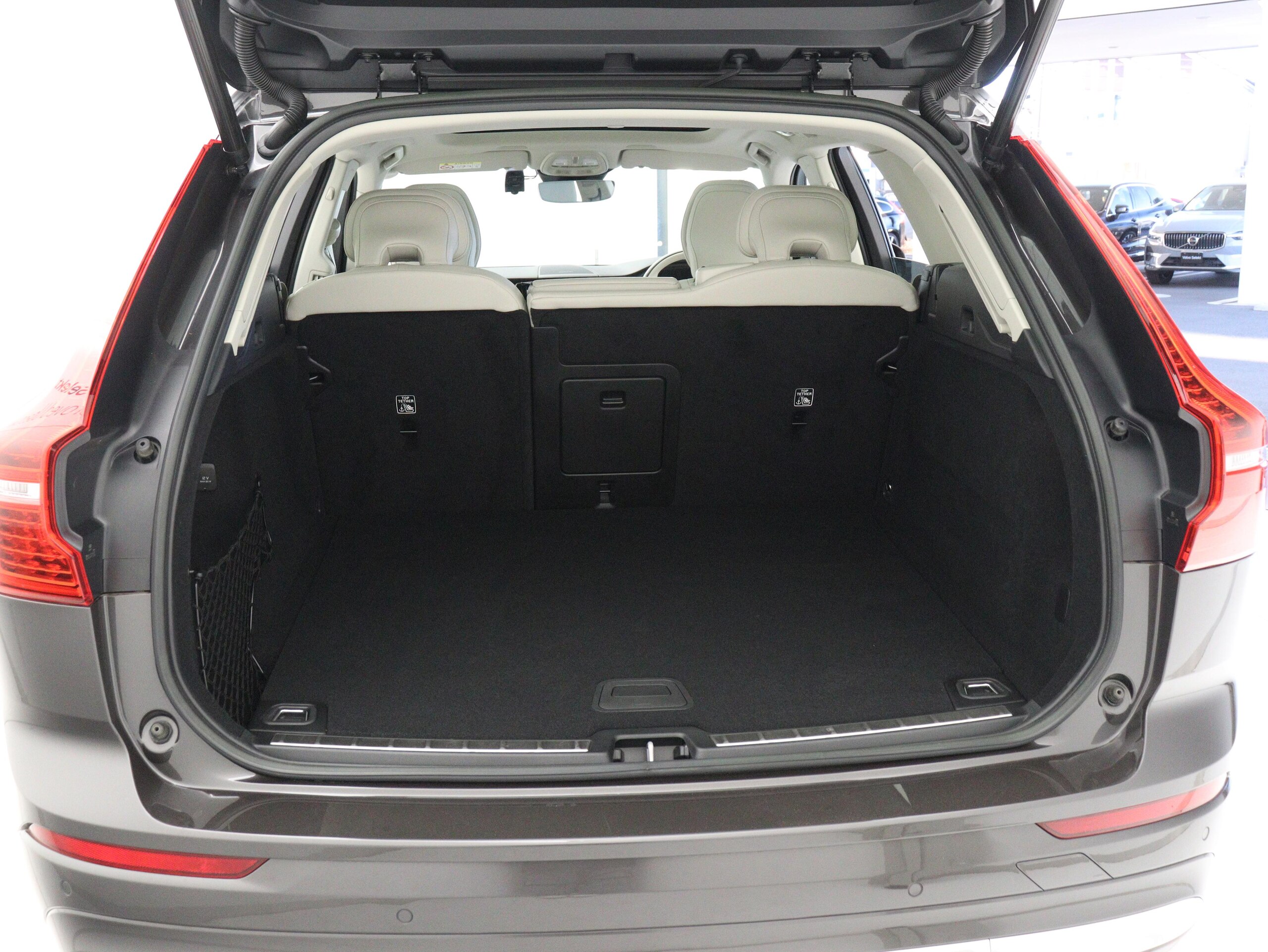 Volvo XC60 Ultimate B5 AWD 4WD — photo 9