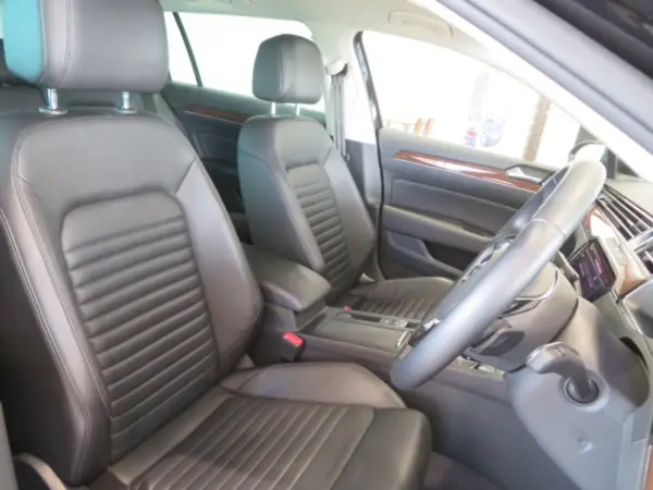 Volkswagen Passat Variant TSI Highline — photo 8