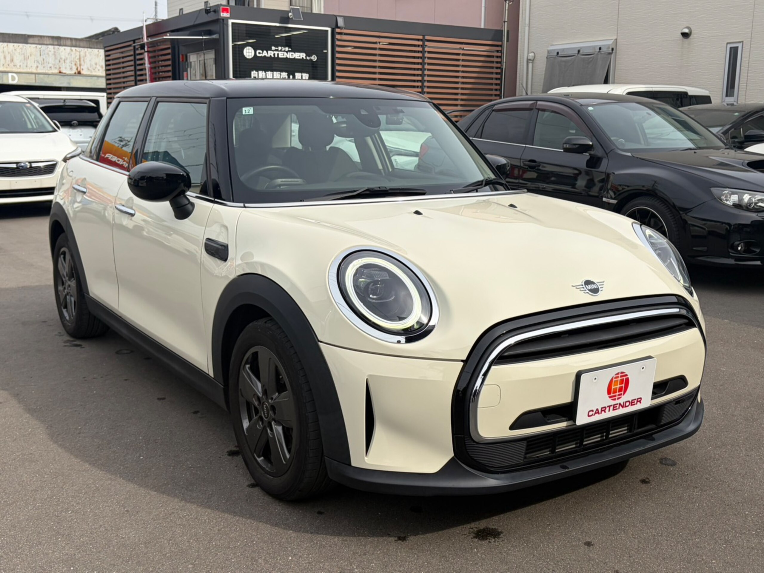 Mini Cooper D 5-Door DCT Classic Trim with Drive Recorder, ETC, Backup Camera, Navigation, Adaptive Cruise Control, Collision Mitigation System, Alloy Wheels, Auto Lights, LED Headlamps, Smart Key (Pepper White Solid) — photo 9