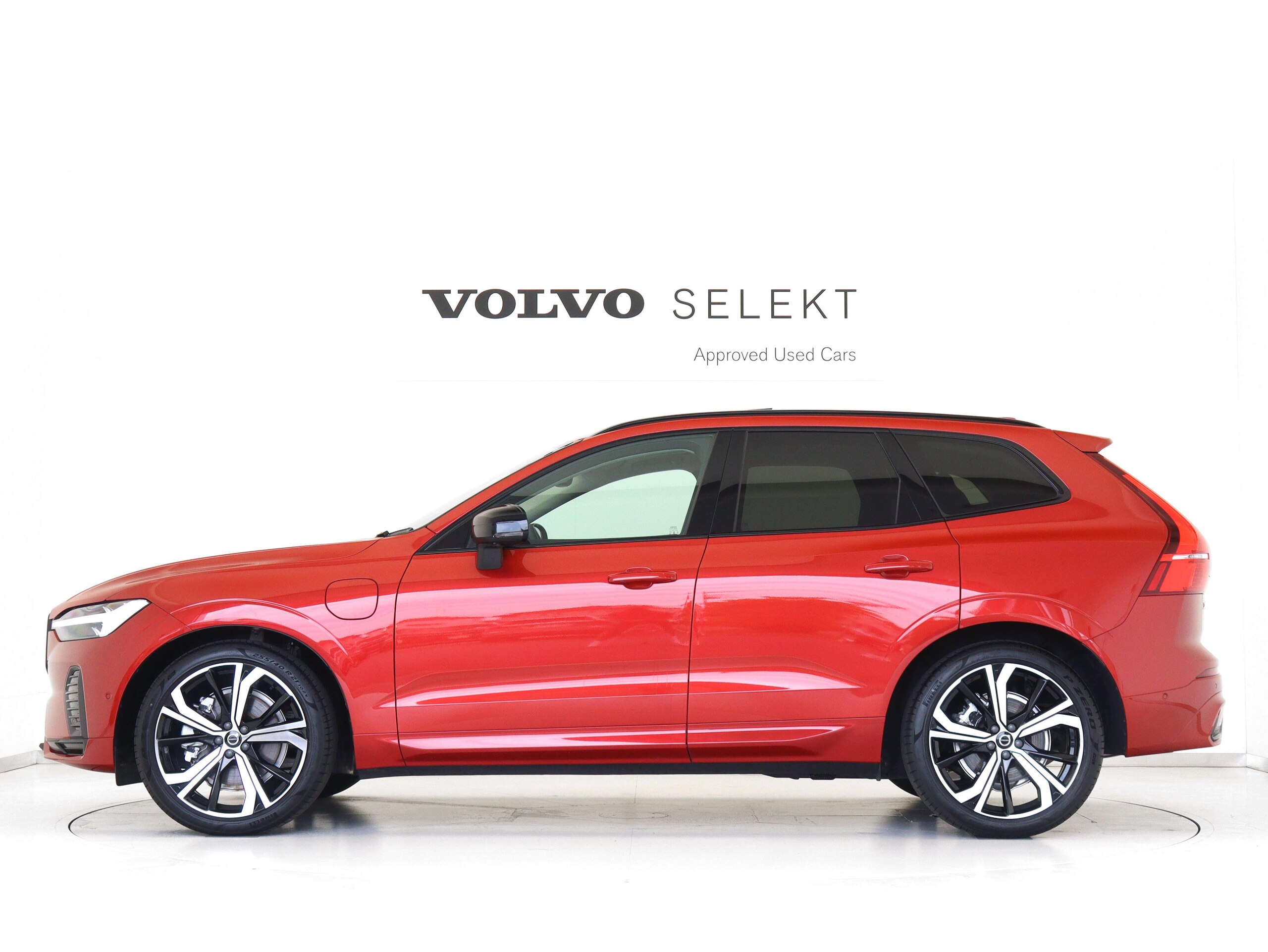 Volvo XC60 Recharge Ultimate T6 AWD Plug-in Hybrid PHEV — photo 7