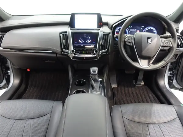 2018 Toyota Crown — photo 7 | Tuminion Kenya