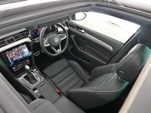 Volkswagen Passat Variant TDI R-Line Diesel Turbo Electric Panoramic Sliding Roof Genuine Navigation Back Camera 360-Degree Camera Black Leather Seats Digital Meter Clean Diesel ACC CarPlay Compatible Navigation Non-Smoking (Manganese Gray Metallic) — photo 7