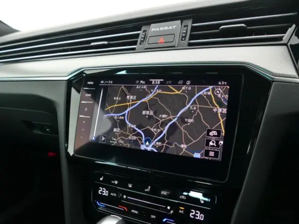 Volkswagen Passat Variant TDI R-Line Diesel Turbo Electric Panoramic Sliding Roof Genuine Navigation Back Camera 360-Degree Camera Black Leather Seats Digital Meter Clean Diesel ACC CarPlay Compatible Navigation Non-Smoking (Manganese Gray Metallic) — photo 9