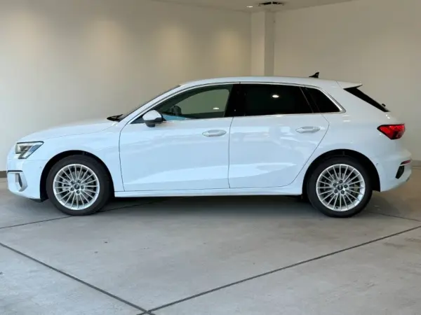 2023 Audi A3 Sportback — photo 3