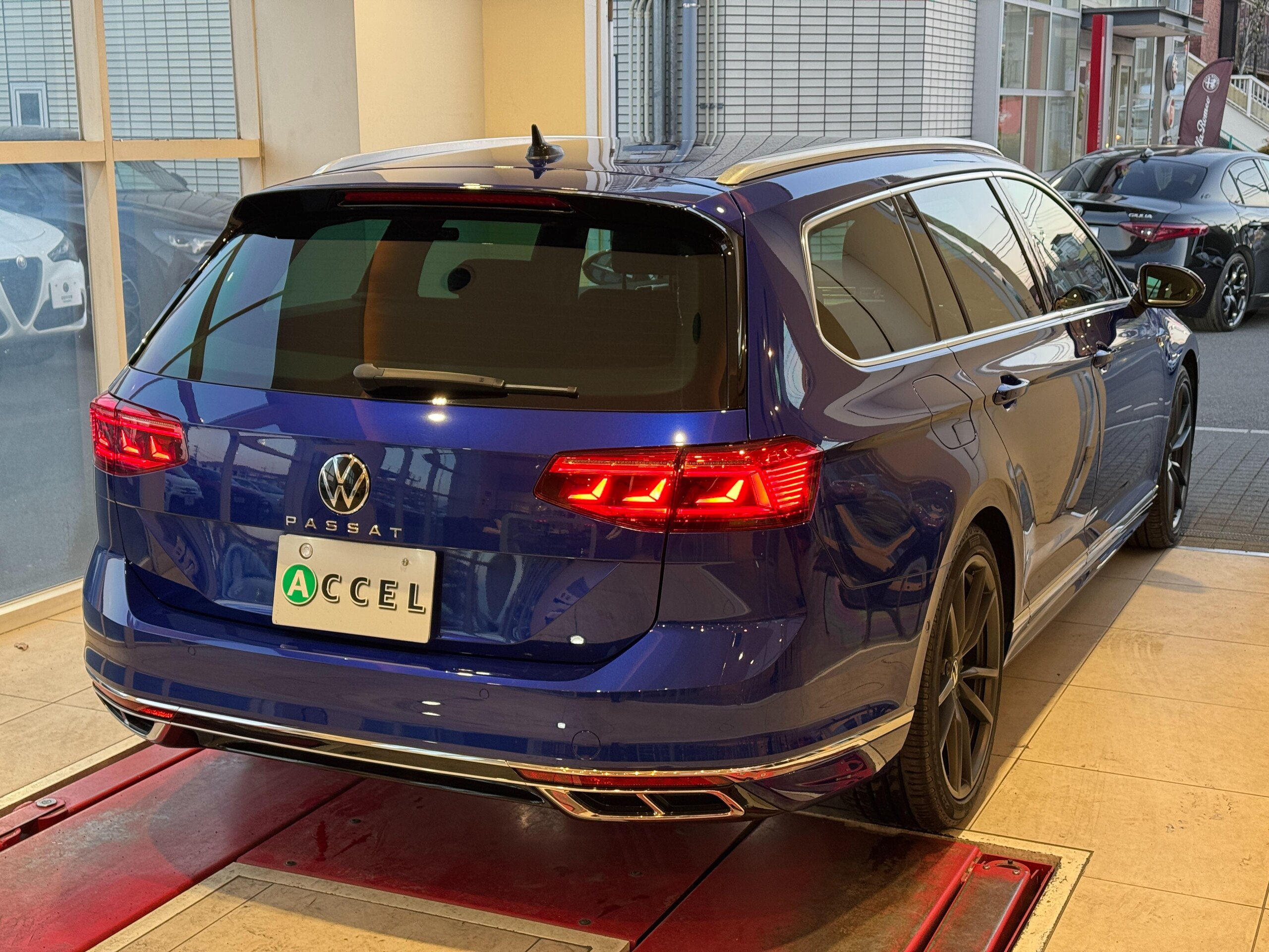 2022 Volkswagen Passat — photo 2
