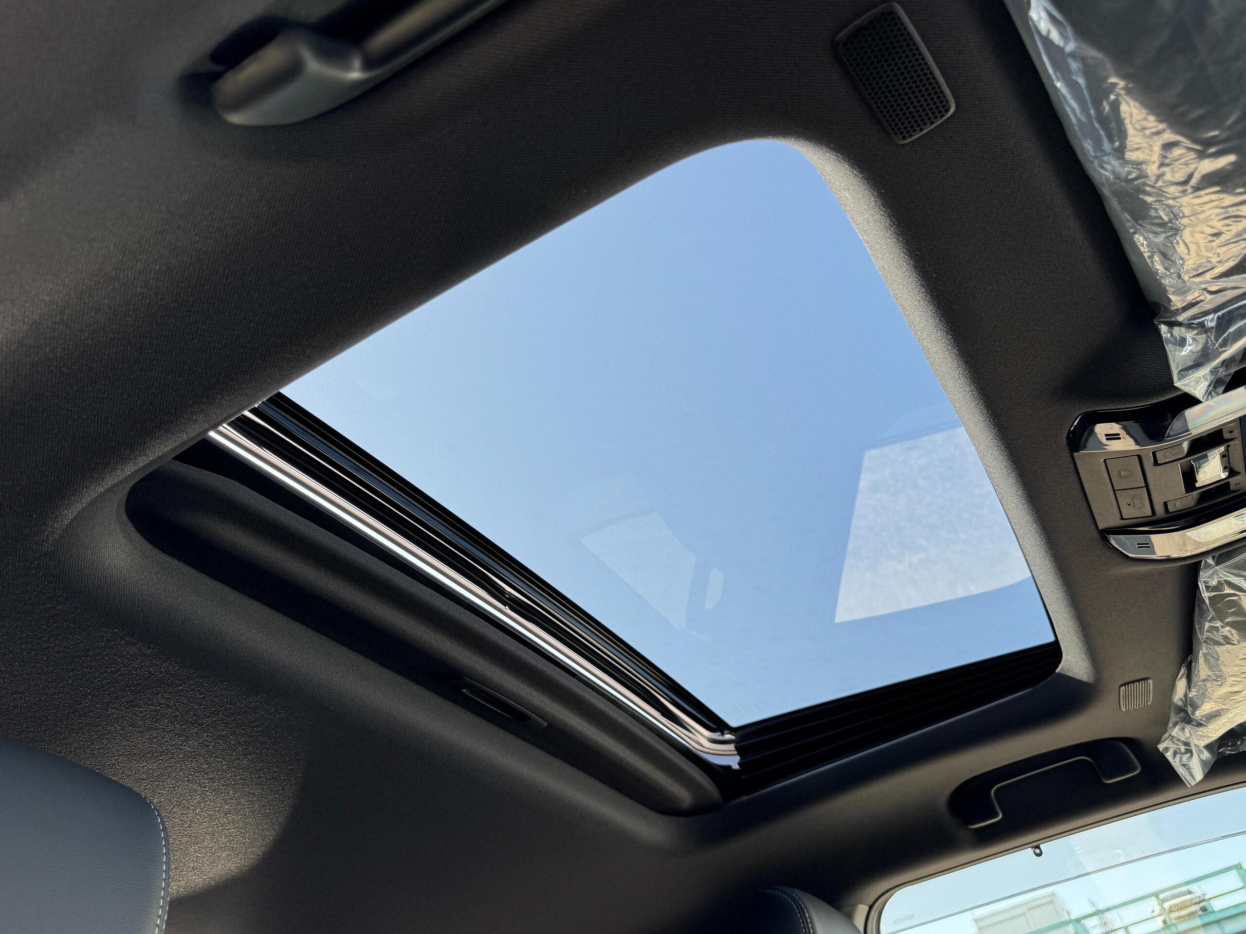 2025 Land Cruiser 250 — photo 3